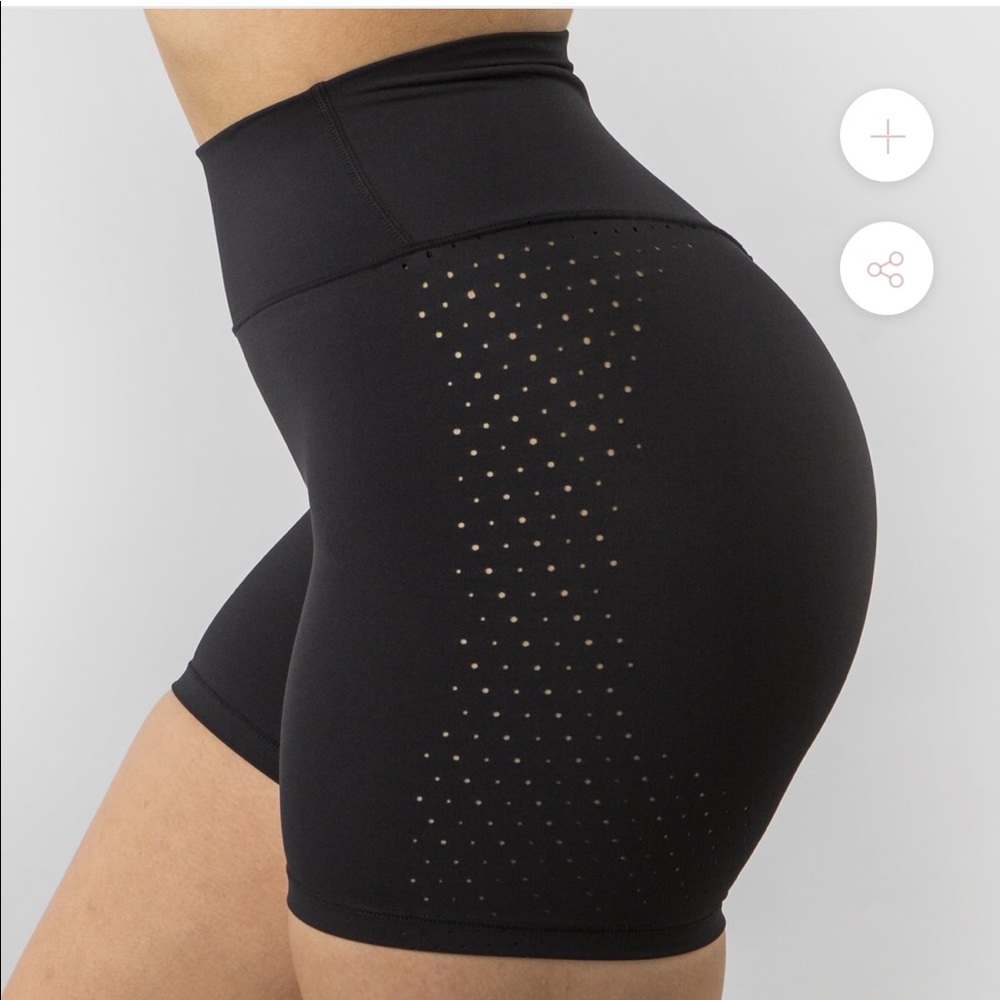 BuffBunny Allure Short - Onyx